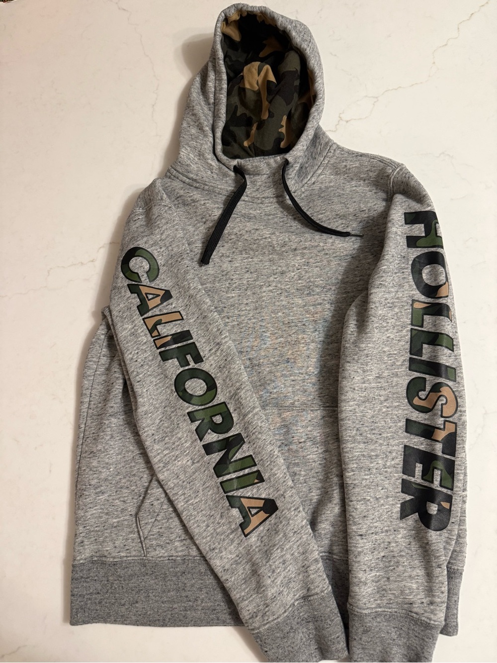 Hollister Men's Grey Hoodie with Camouflage Trim - California Logo